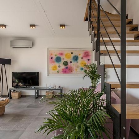 Holiday Home Lola, Sea On A Palm! Heated Pool Trogir Ngoại thất bức ảnh