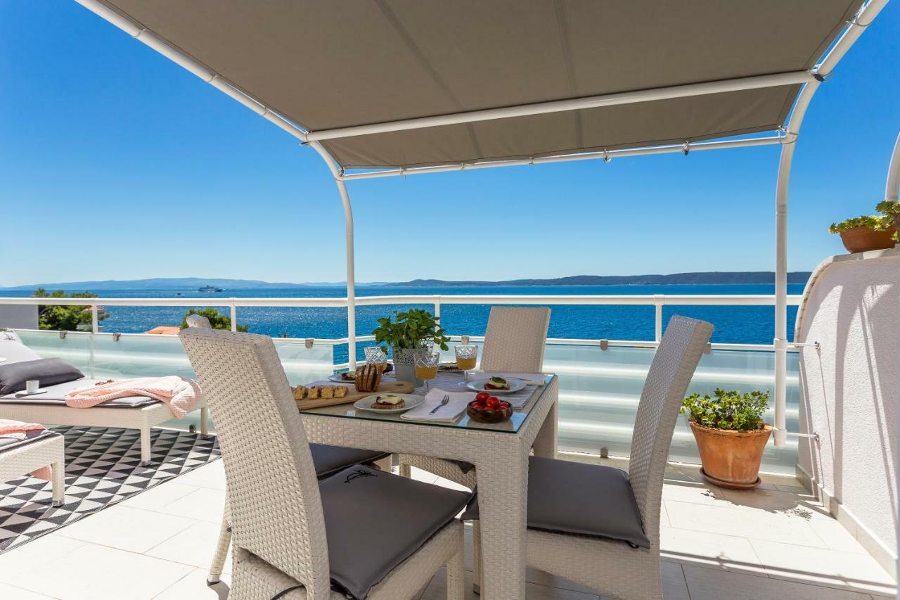 Holiday Home Lola, Sea On A Palm! Heated Pool Trogir Ngoại thất bức ảnh
