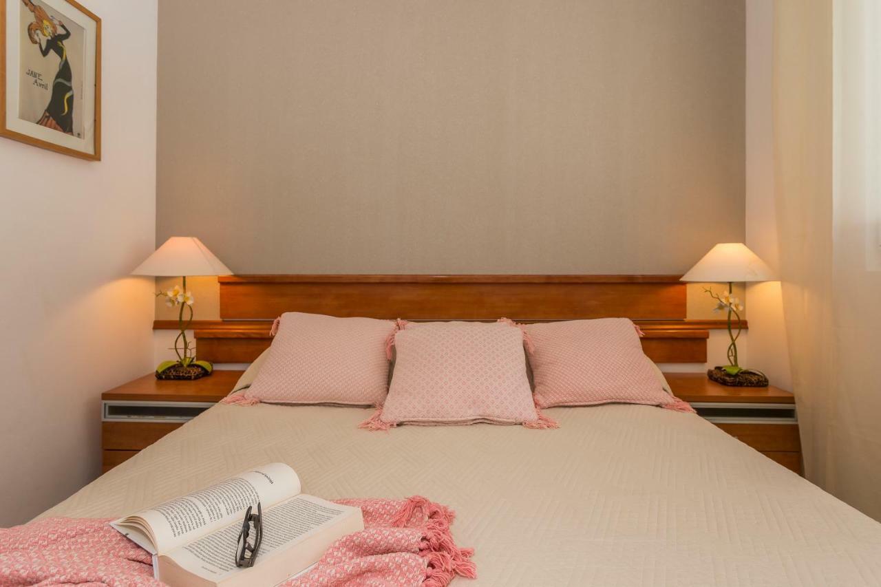 Holiday Home Lola, Sea On A Palm! Heated Pool Trogir Ngoại thất bức ảnh