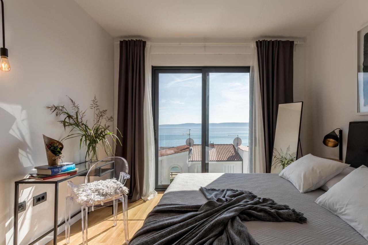 Holiday Home Lola, Sea On A Palm! Heated Pool Trogir Ngoại thất bức ảnh