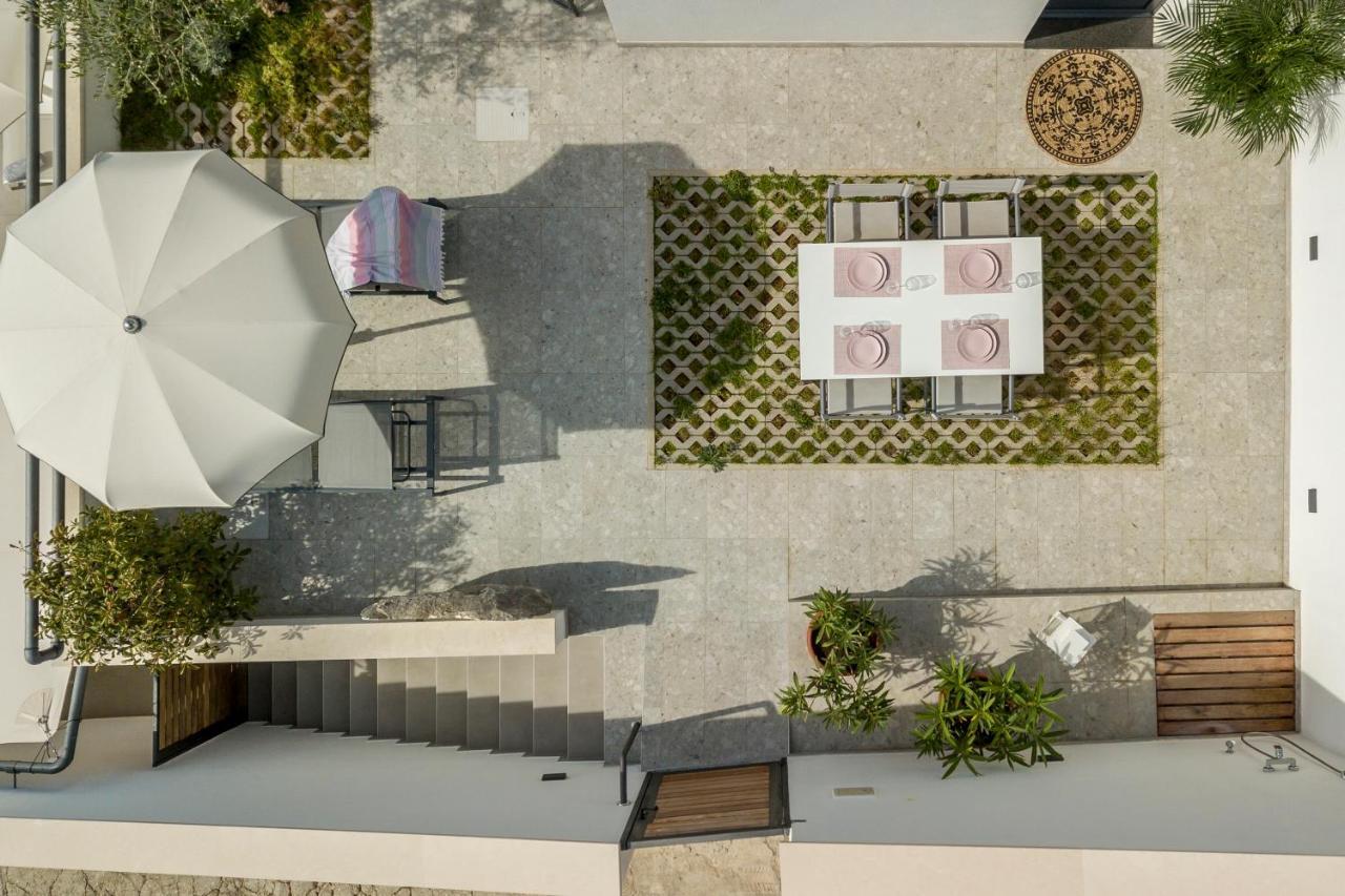 Holiday Home Lola, Sea On A Palm! Heated Pool Trogir Ngoại thất bức ảnh