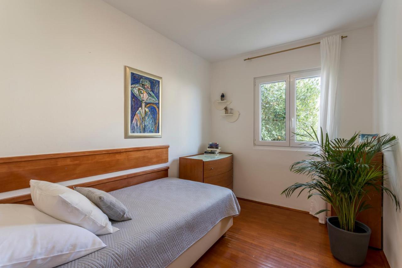 Holiday Home Lola, Sea On A Palm! Heated Pool Trogir Ngoại thất bức ảnh