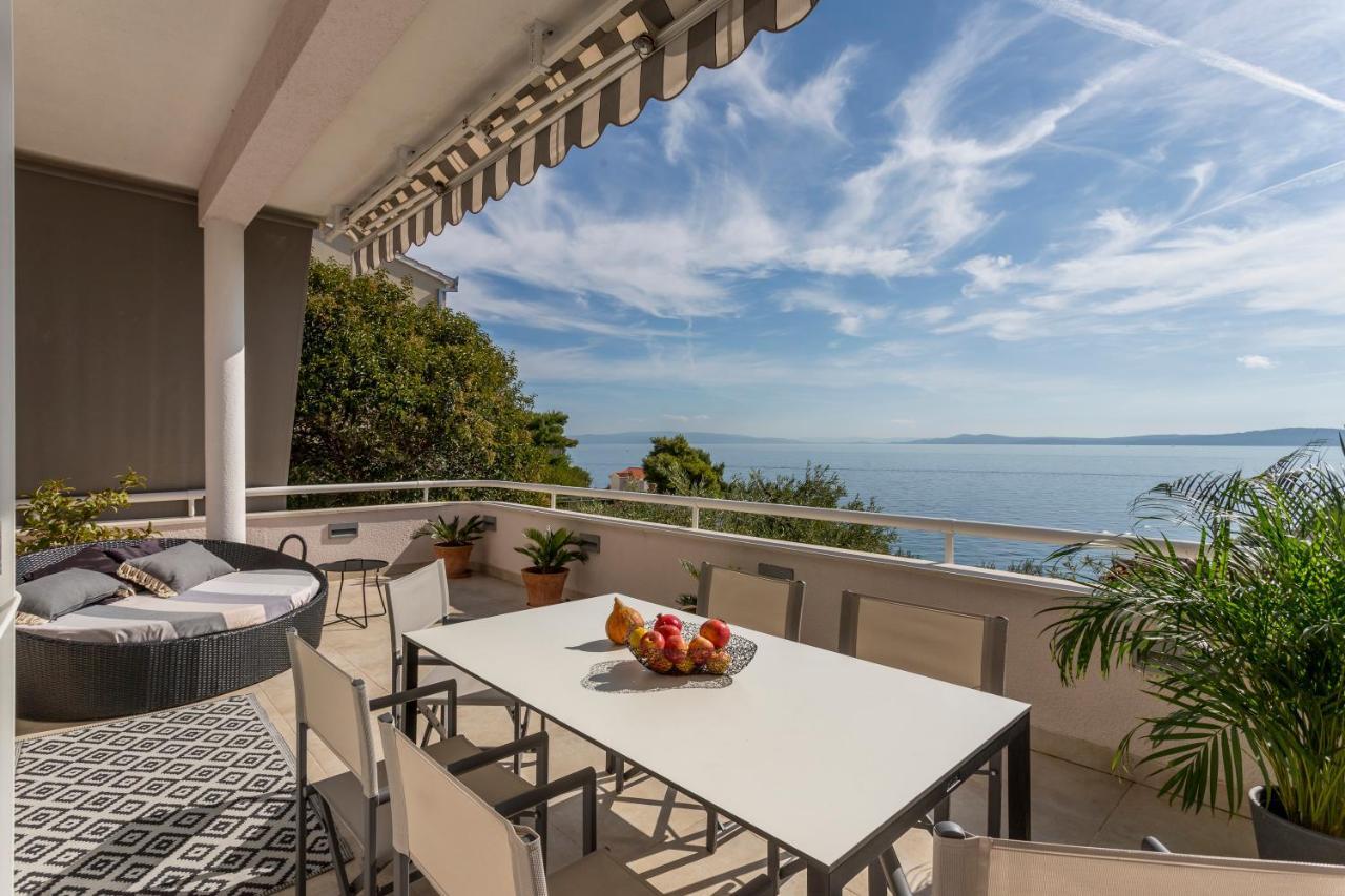 Holiday Home Lola, Sea On A Palm! Heated Pool Trogir Ngoại thất bức ảnh